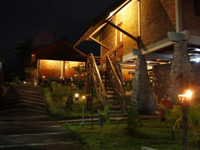 Disaster Oasis Hotel Kaliurang Exterior foto