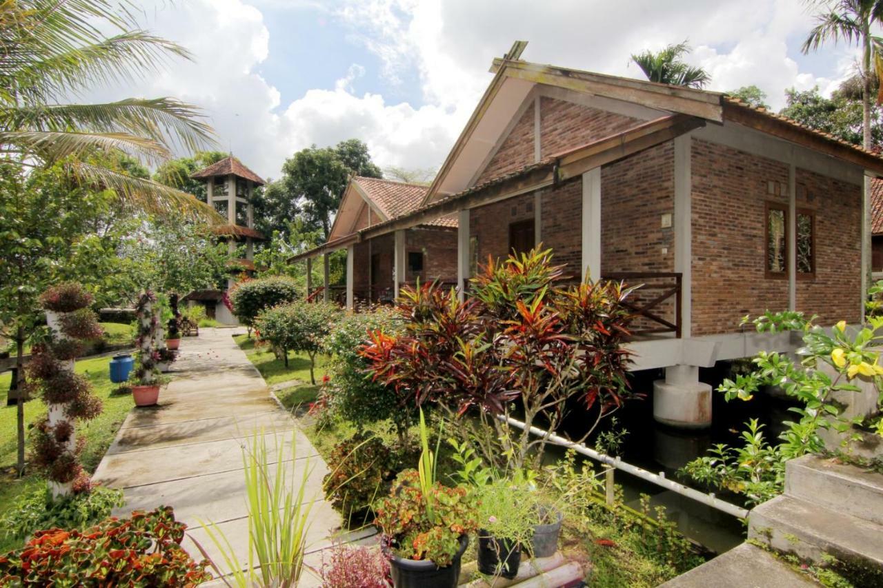 Disaster Oasis Hotel Kaliurang Exterior foto