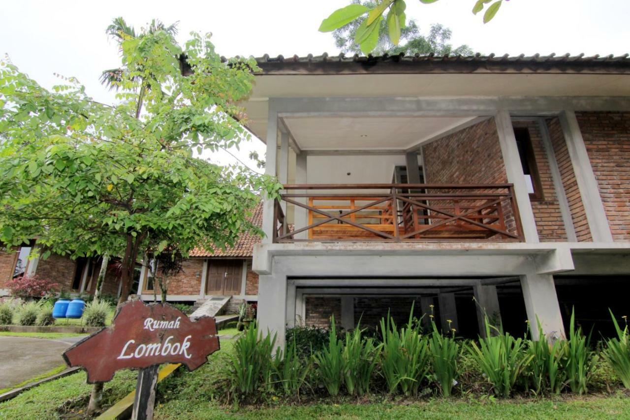 Disaster Oasis Hotel Kaliurang Exterior foto