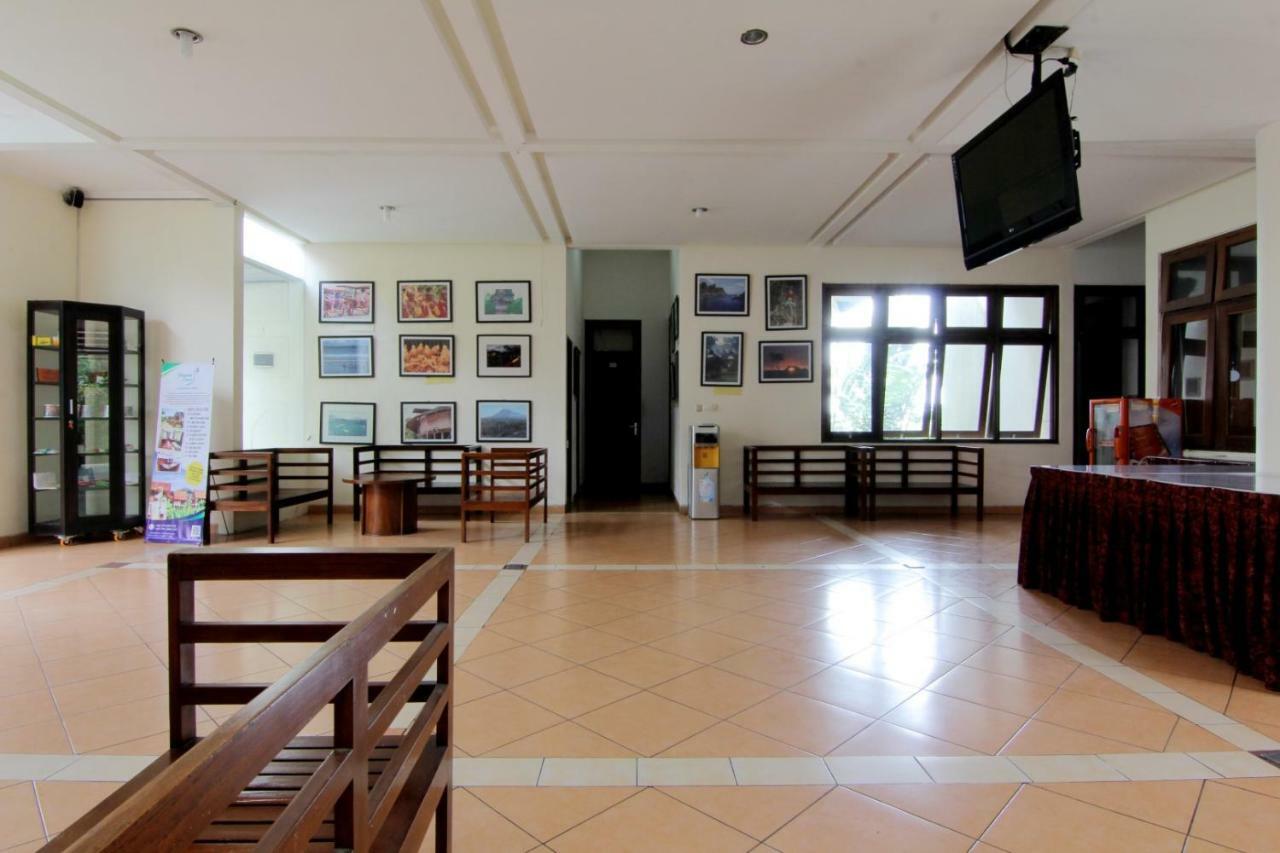 Disaster Oasis Hotel Kaliurang Exterior foto